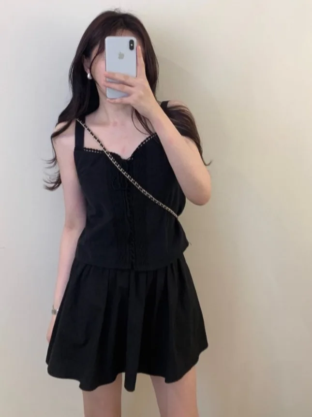 

Ele Summer Нежный жилет с v-образным вырезом и перекрестными бретелями, плиссированная юбка с высокой талией, комплект из двух предметов, модный наряд