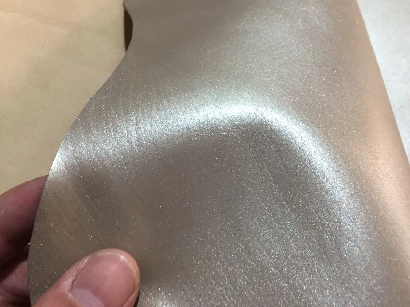 Silver Calf Skin Thickness of 0.8-1.0mm, 6-8 SF