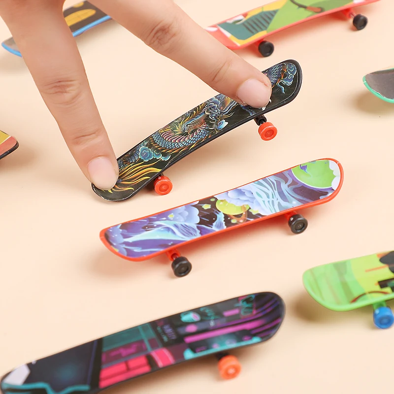 10 stks Vinger Skateboard Speelgoed Creatieve Vingertop Toets Kids Jongens Verjaardagsfeestje Gunsten Goody Pinata Vulstoffen School Gift