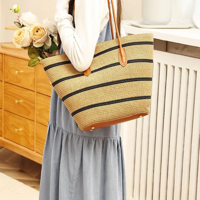 

2025 New Women's Bag Summer New Product High Quality Striped Single Shoulder Large Capacity Straw Woven Bag Versatile Woven Bag
