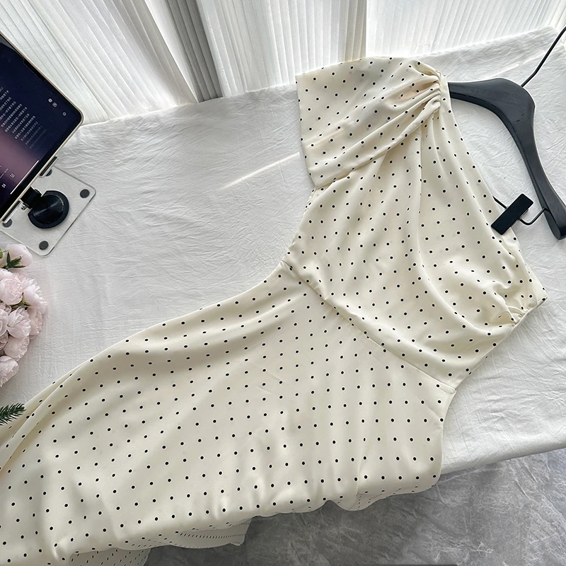 Französischer sexy diagonaler Kragen, rückenfrei, Hosenträger, langer Rock, elegantes Retro-Kleid mit gepunkteter Taille, Frühling und Sommer 2022, modisch