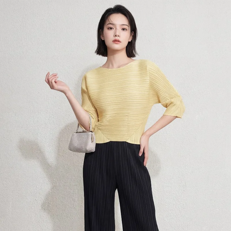 Miyake Pleated T-Shirt Spring Summer 2026 Round Neck Batwing Sleeve Top Women Waist-Cinched Mid-Sleeve Elegant Outfit Pleat
