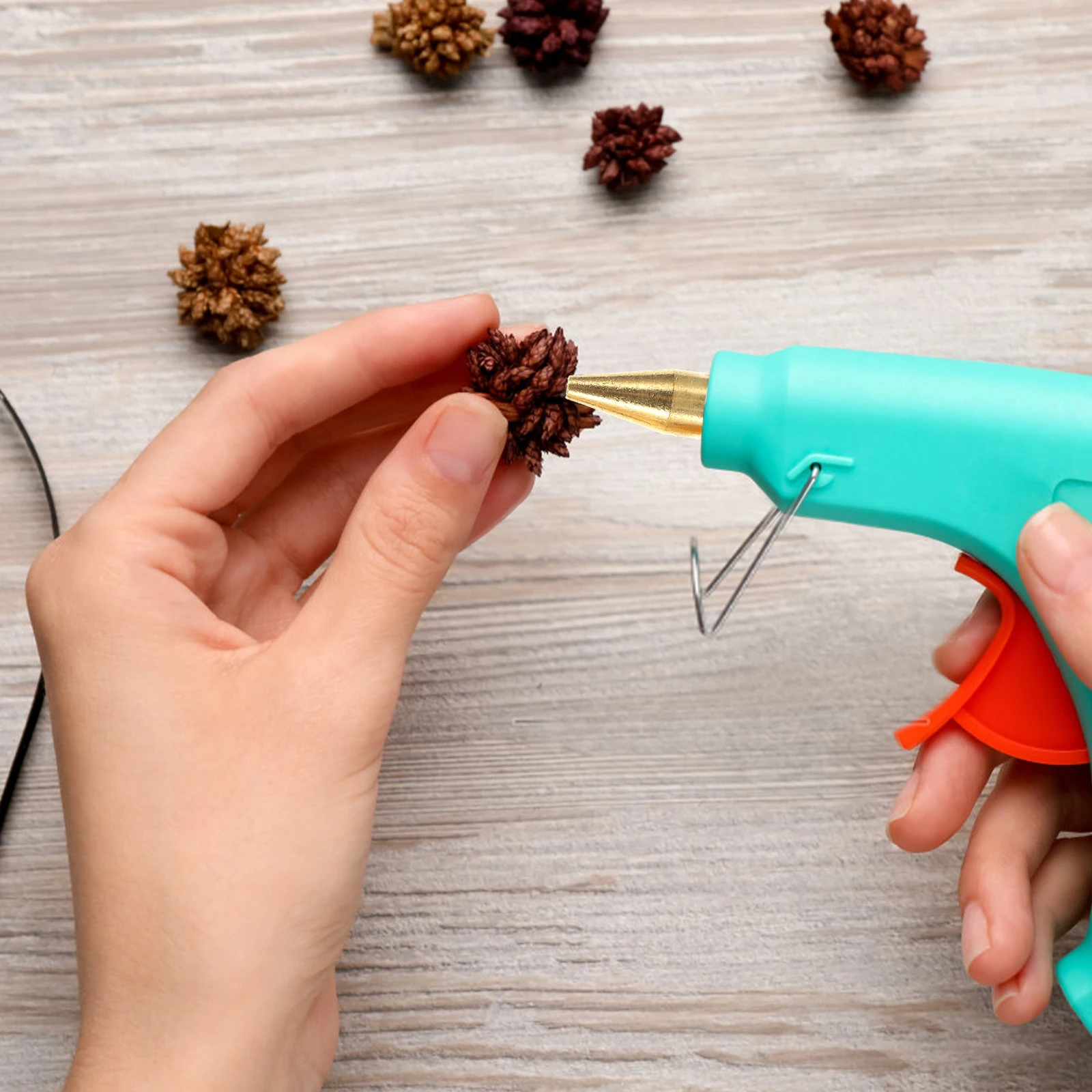 

4pcs Copper Glue Gun Head Nozzles Long Tube Tips Hot Melting Sprayers Anti Drip Fine Nozzle Craft Repair Tool Accessories