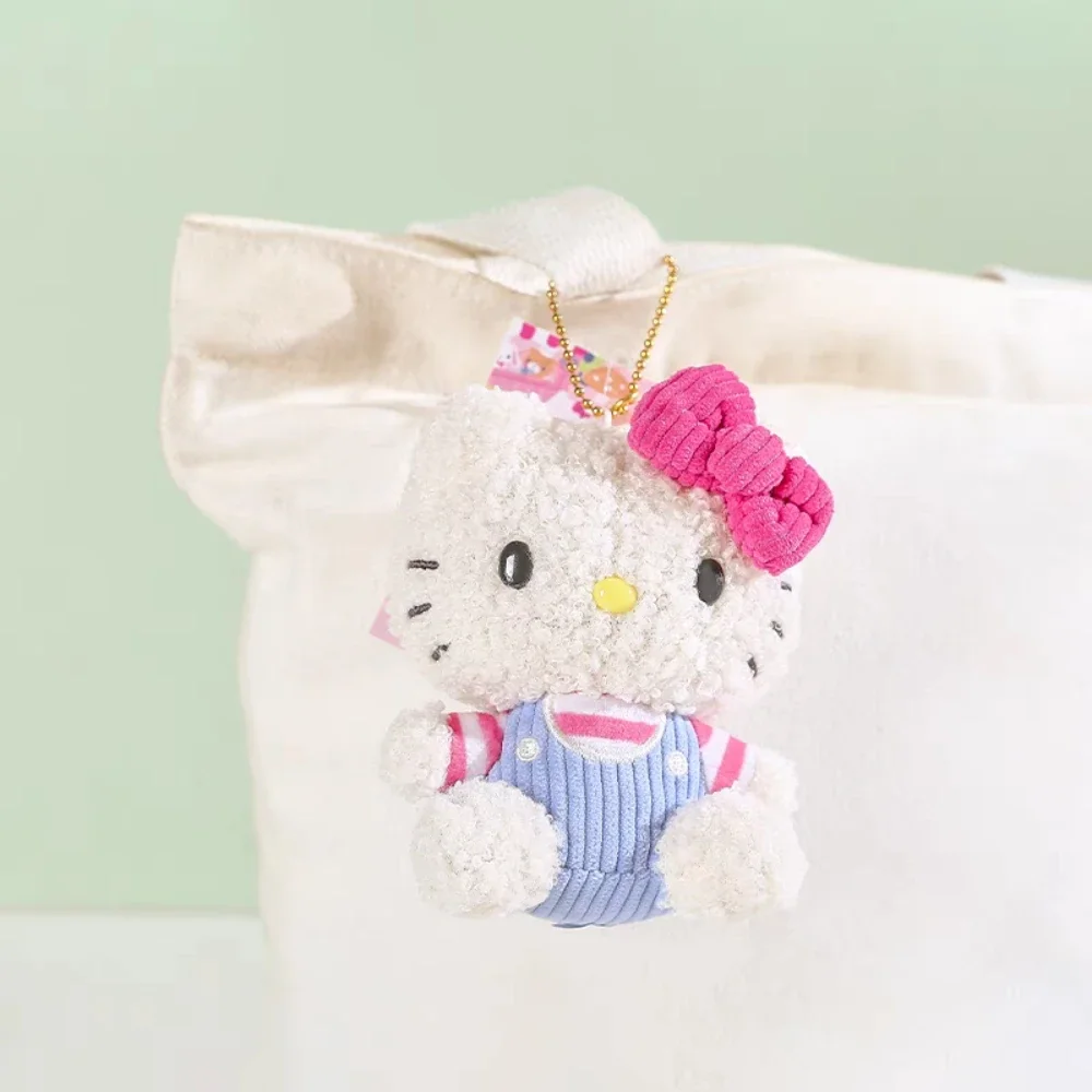อะนิเมะ Sanrio Hello Kitty Kawaii ตุ๊กตาพวงกุญแจตุ๊กตาน่ารัก Kt แมวการ์ตูนกระเป๋าเป้สะพายหลังเครื่องประดับเดสก์ท็อปตกแต่งสาววันหยุดของขวัญ
