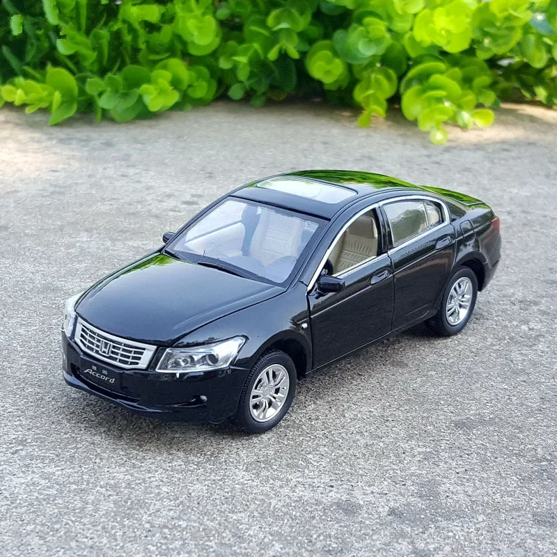 

1:32 HONDA Accord Alloy Car Model Diecast Metal Toy Vehicles Car Model Collection Sound and Light High Simulation Kids Toys Gift