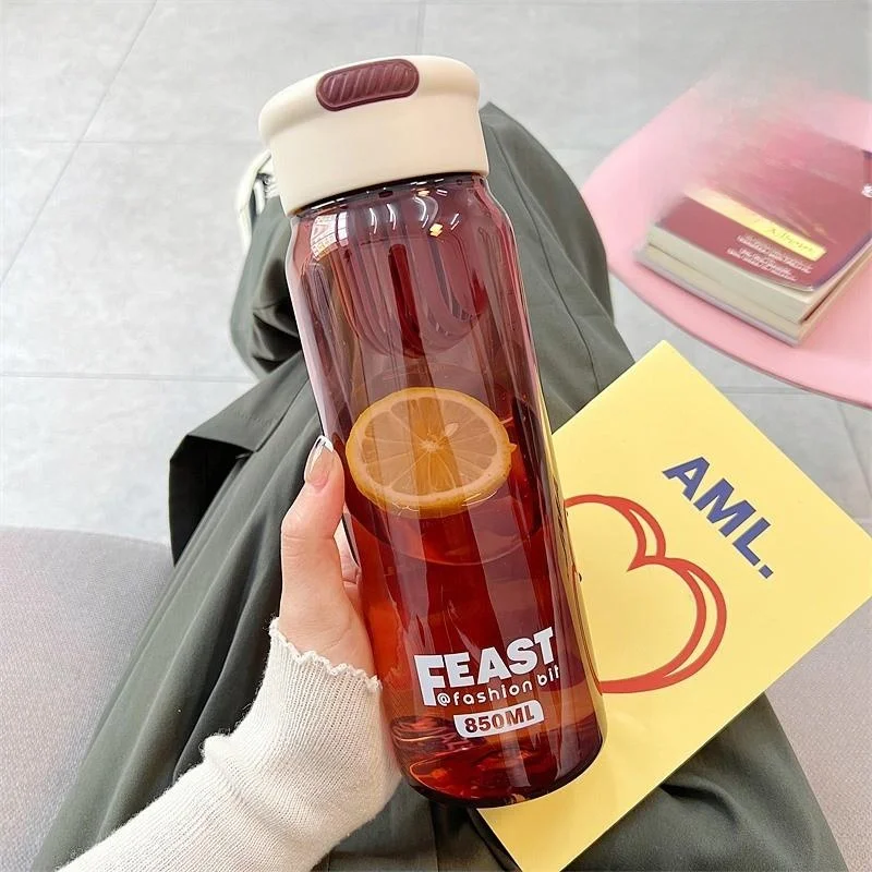 

Высокоэстетичная термостойкая пластиковая спортивная бутылка для воды для мужчин, портативная, с ситечком для чая, удобная, стильная