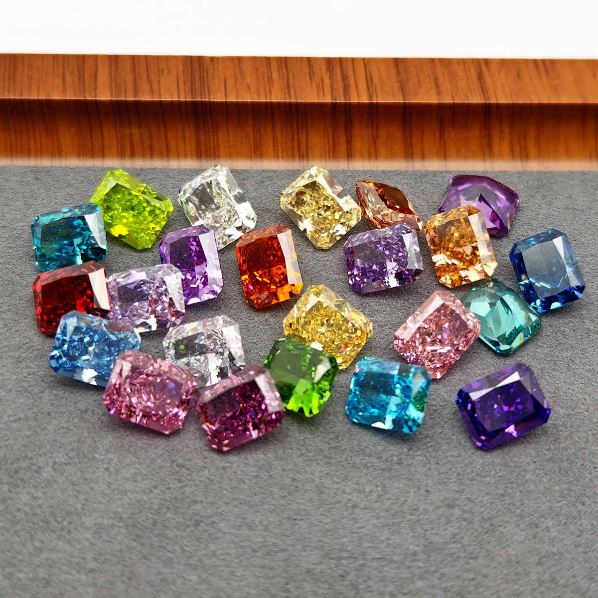 CZ Red Green Pink Radiant Crushed Ice Cut High Carbon Diamond Cubic Zirconia 4K Cutting 5A Grade Quality CZ Lab Zircon Stones