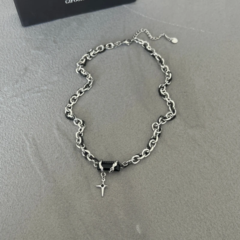 Men's Necklace, Niche Design, High-End Vibe, Hip-Hop Wrap and Layered Style, Cool and Versatile, High Street Collarbone Chain, T