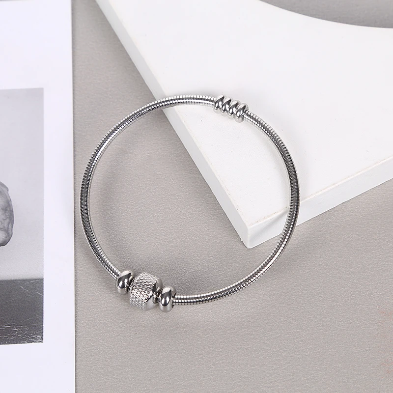 Fashion Simple Wear Resistant Jewelry Women\'s Metal Snake Chain Elastic Waterproof Magnet Self-priming Stainless Steel Bracelets