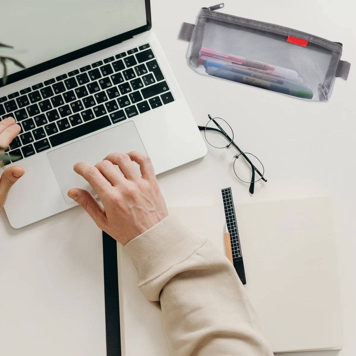 

5Pcs Premium Material Pen Bag Lightweight Stationery Container Suitable for Teachers and Students Transparent Pen Bag