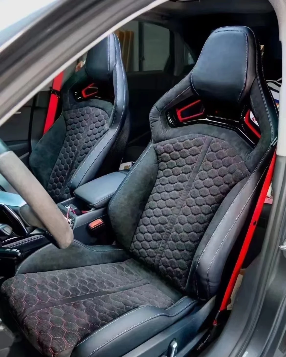 الجملة الجديدة المخصصة الفاخرة السيارات الجلود الملحقات الداخلية سيارة كهربائية سباق دلو مقعد ل #5