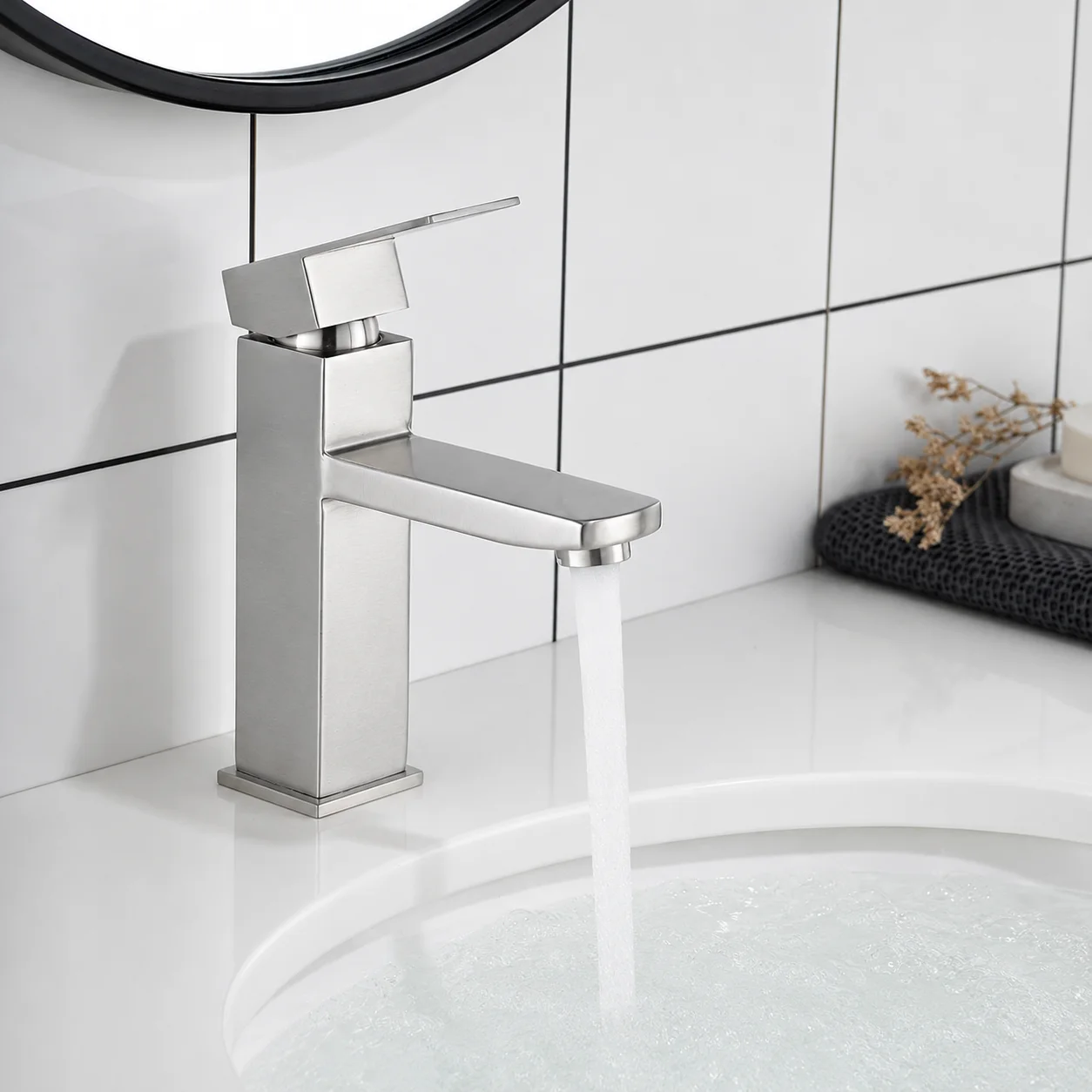 Stainless Steel Bathroom Sink Faucet Hot Cold Mixer Tap Single Handle Washbasin Water Tap for Bathroom Vanity