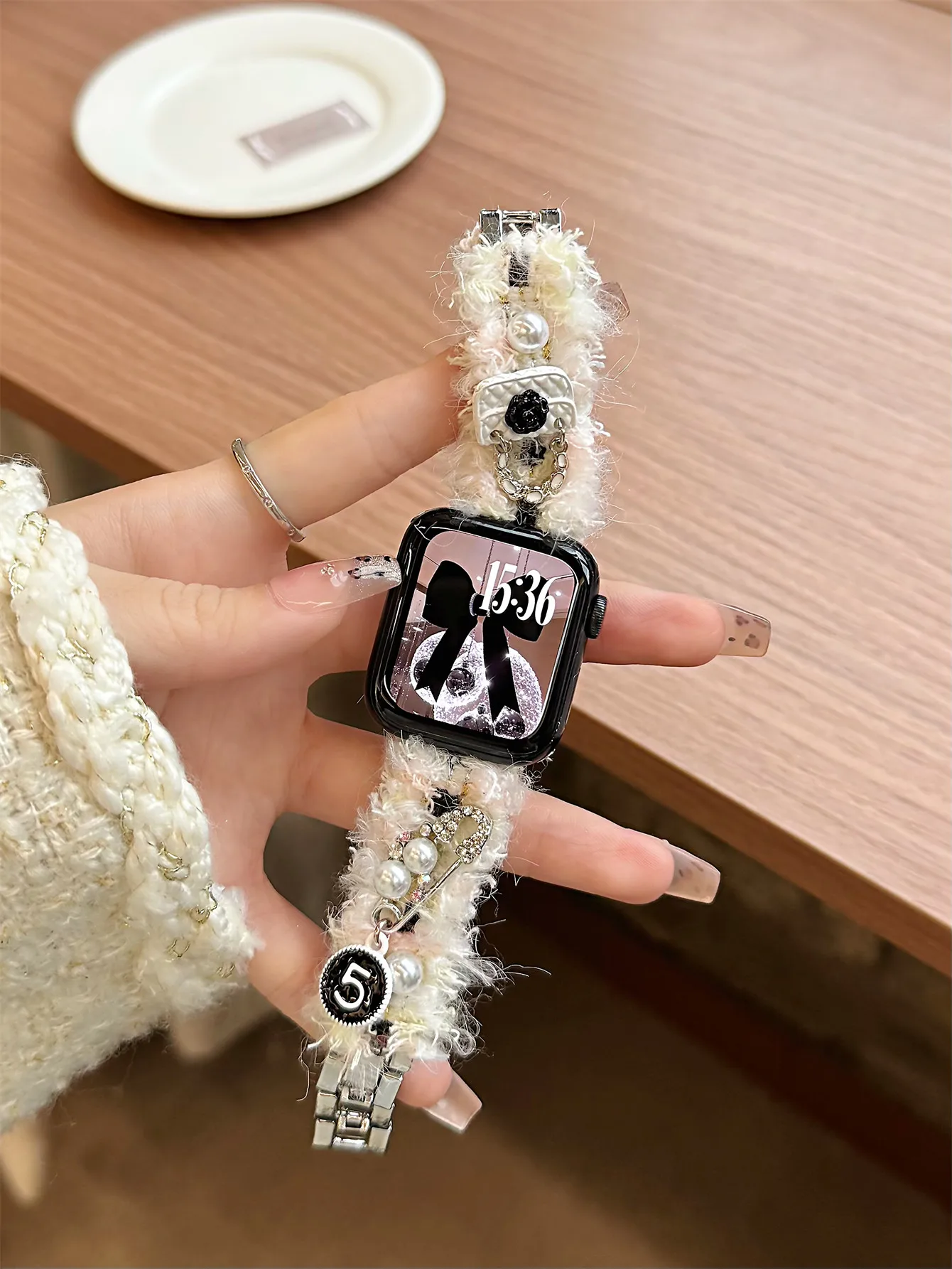 

Compatible with iWatch strap 38mm 40mm 41mm 42mm 44mm 45mm 49mm autumn/winter plush fashion strap