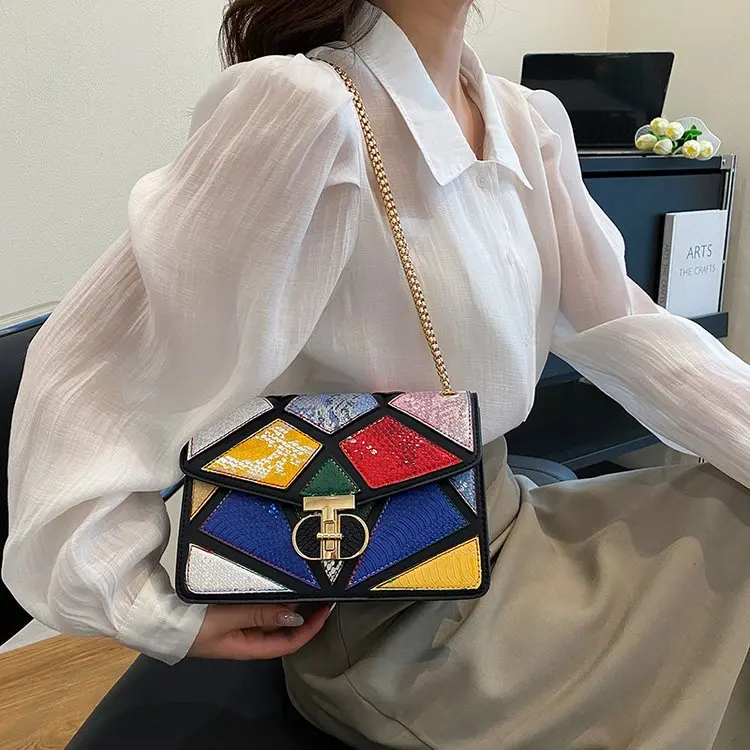 

Сумка 2026 Release, для женщин, квадратный дизайн под мышками, регулируемый плечевой ремень, верхняя ручка