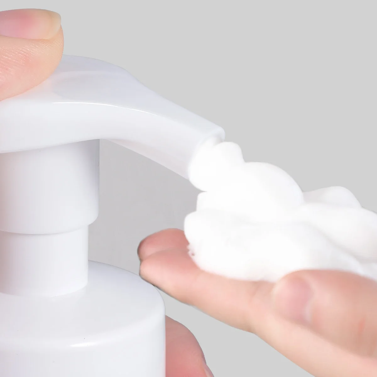 2 個 300 ミリリットル発泡ボトルディスペンサー再利用可能なペットポンプ容器シャンプーボディウォッシュ洗顔料ポータブル詰め替え旅行用