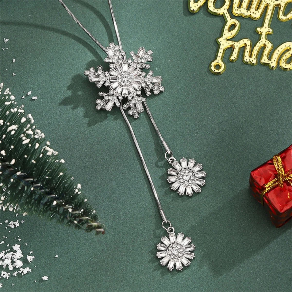 Weihnachten Halskette Rotierenden Strass Schneeflocke Einstellbare Lange Kette Halsband Elegante Pullover Kette Für Frauen Männer Schmuck Geschenk