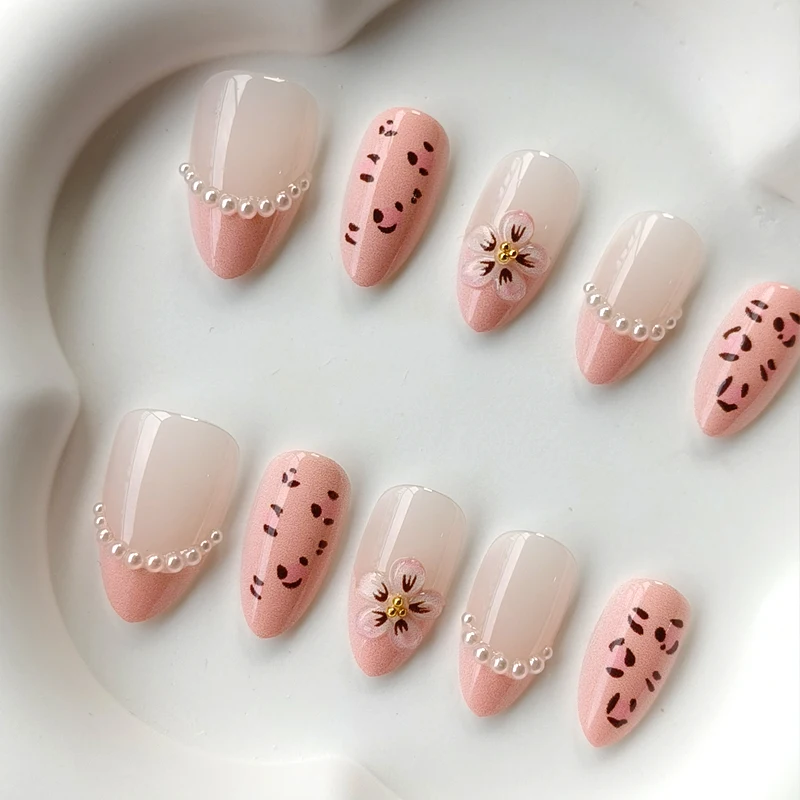 10 Stück Luxuriöse und Elegante Damen-Stil Rosa Niedliche Leopardenmuster mit Perlen Aufklebenägel Kurze Mandelform Retro Künstliche Nägel