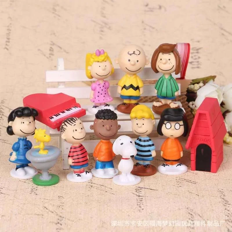 Hot Japan Cartoon Peanuts Snoopy Charlie Sally Woodstock Mini Figure Model Toys Miniature Cake People Collection Props