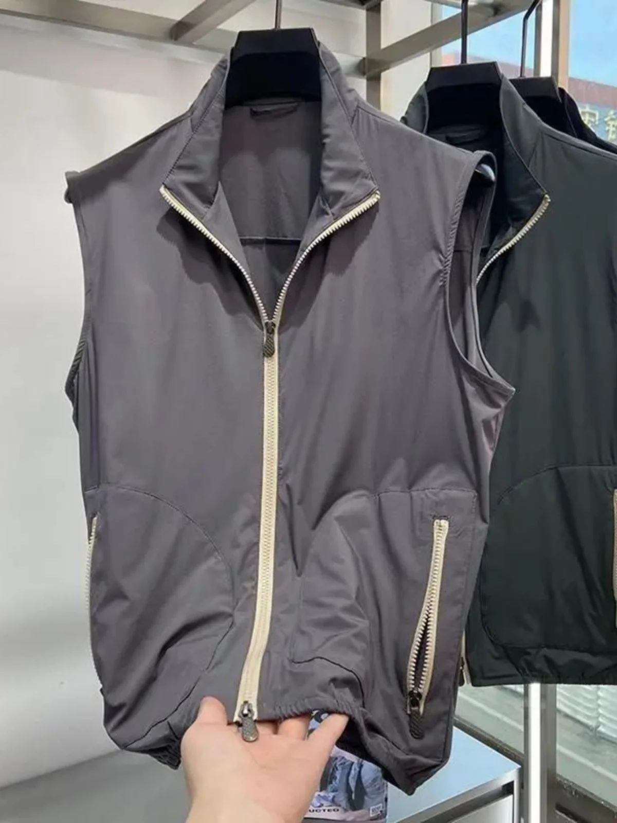 

Men's Busin Casual Vest Lightweight Breathable Slim Fit Color Svel Tank Top Summer Faion Youth Trend