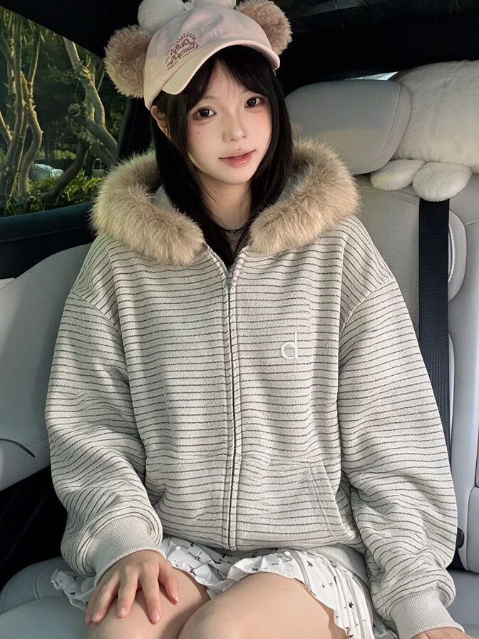 Retro American Fur Collar Hooded Jacket Women's Autumn Winter College Style Furry Hat Zipper Chain Stripe Pattern Casual Top