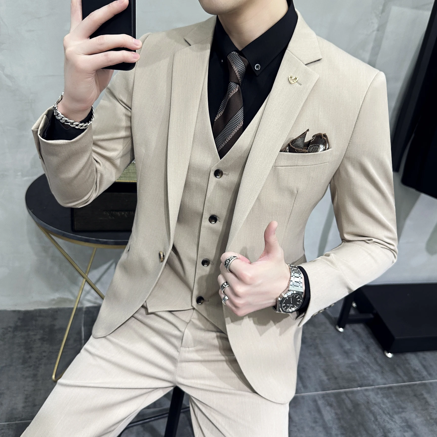 

High-quality fabric men's suit set, one-button, fashionable and stylish three-piece suit set, British casual three-piece suit se