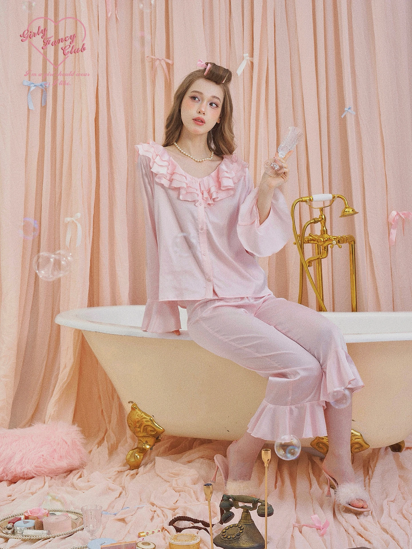 GirlyFancyClub Comfortable Pink Satin Sleepwear Set for Lazy Girls Home Series Long Sleeve Loose Fit Seven-Piece Pants