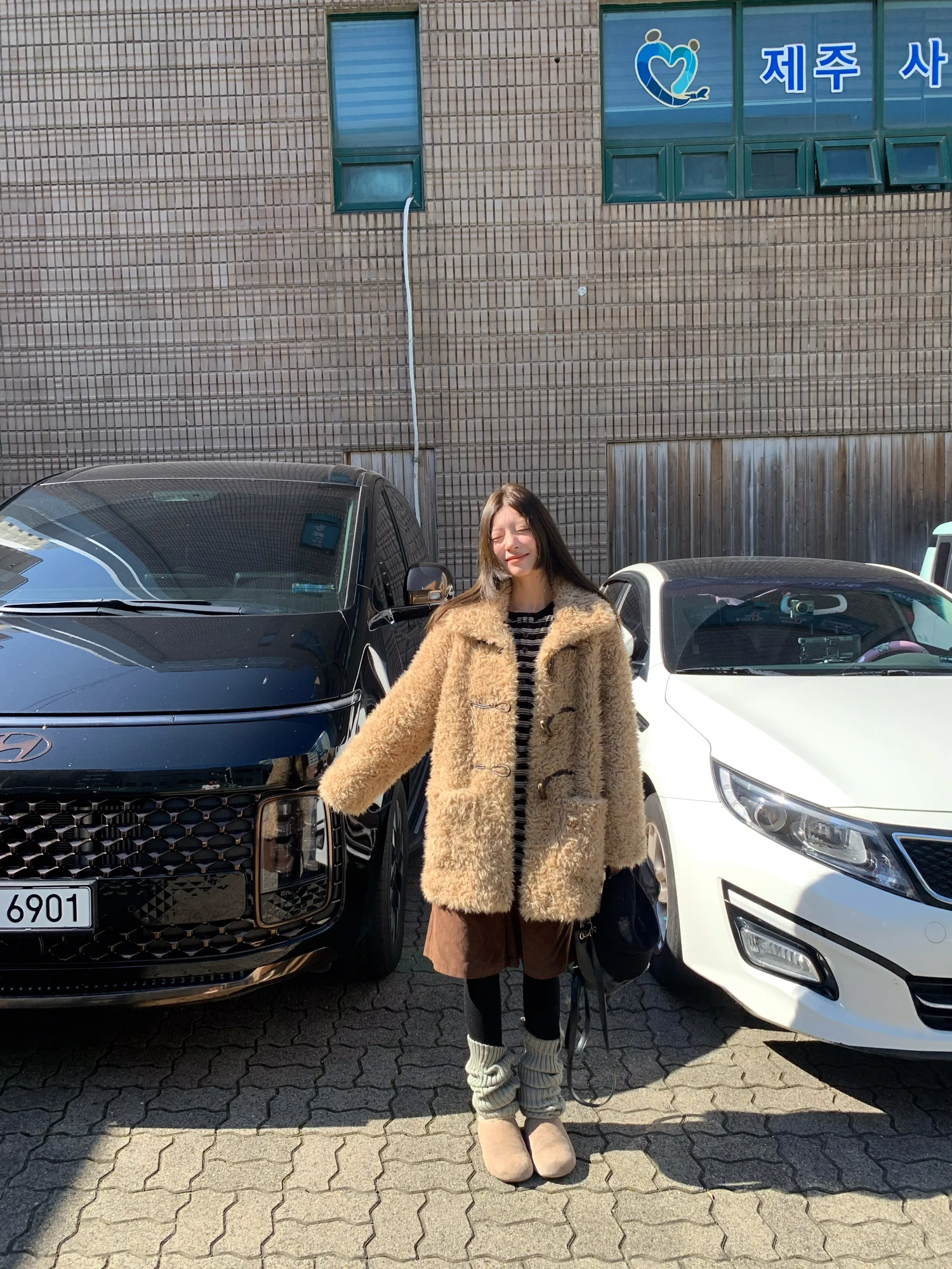 

Пальто средней длины из меха ягненка с пуговицами из рога, женская верхняя одежда Ele Sle, весенне-осенняя модная коллекция