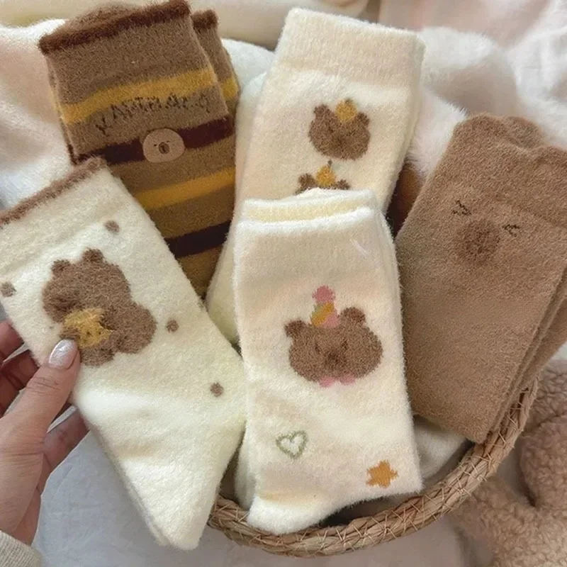 

Женские зимние милые носки с капибарой, плюшевые толстые и теплые милые мультяшные плюшевые зимние напольные носки для сна