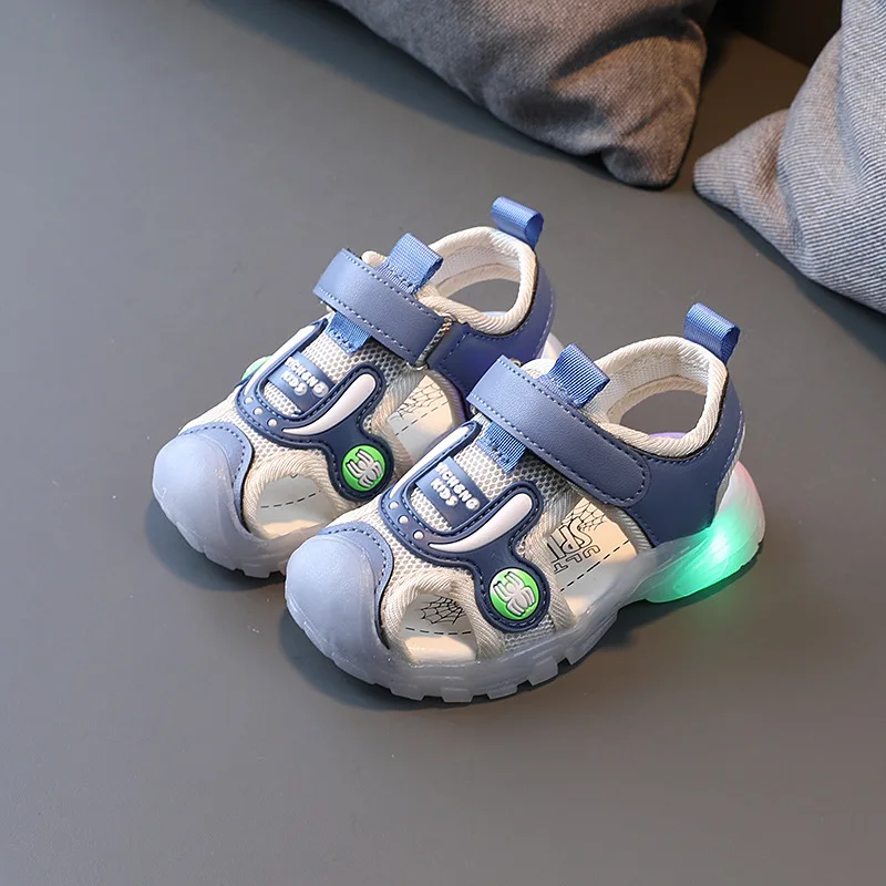 New Sandals Sport Fashion Versatile Girls Shoes Soft Soled Anti Slip Light Up Kid Shoe Cartoon Simple Comfort Kids' Sandals