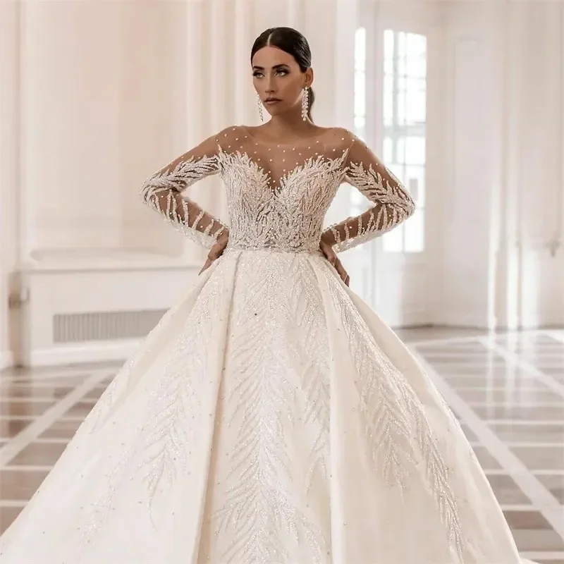 Sexy Backless Long Sleeve Crystal Ball Gown Wedding Dress Exquisite Appliques Beaded Court Train Vintage Bridal Gown Customized