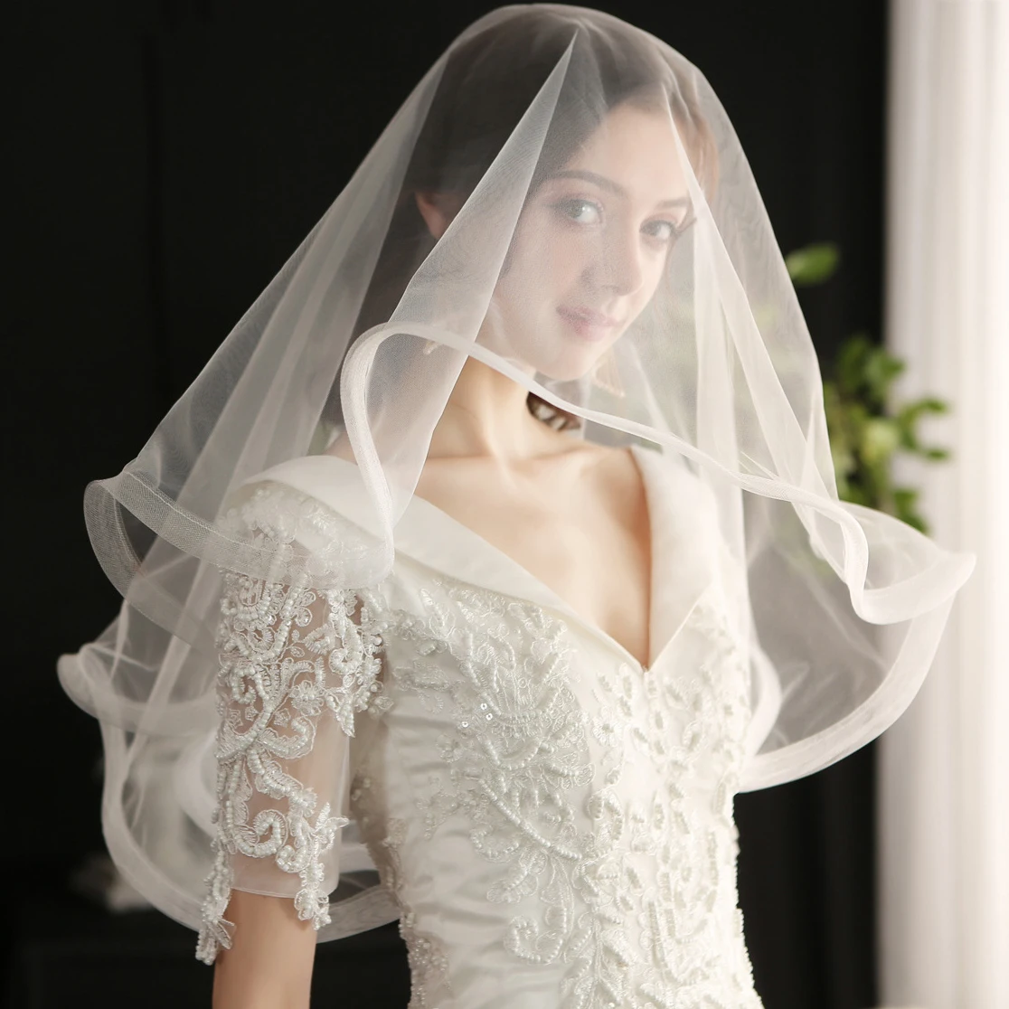 Vintage Two-Layer Bridal Veil with Metal Comb and Edge