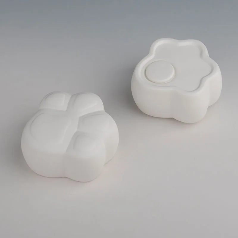 Creative Pet Cremation Urn, Dog Cat Paw Print Shaped, Ceramic Material, Sealed Jar, Pet Ashes Storage Box, Simple White, 320ml