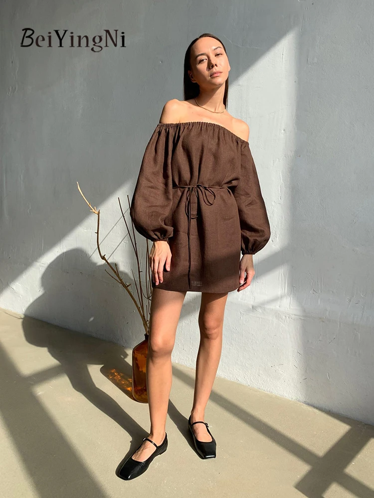 Beiyingni 2025 فستان نسائي قصير على الموضة جديد للربيع والخريف من القطن بدون أكتاف ورقبة مائلة فساتين فضفاضة للسيدات وشاحات فيستدوس