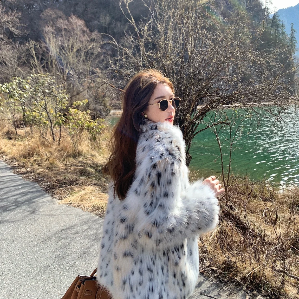 

INJUNE Dr Come True Модная короткая куртка с принтом снежного леопарда, свободного кроя, зимняя куртка для женщин, из экологически чистого меха