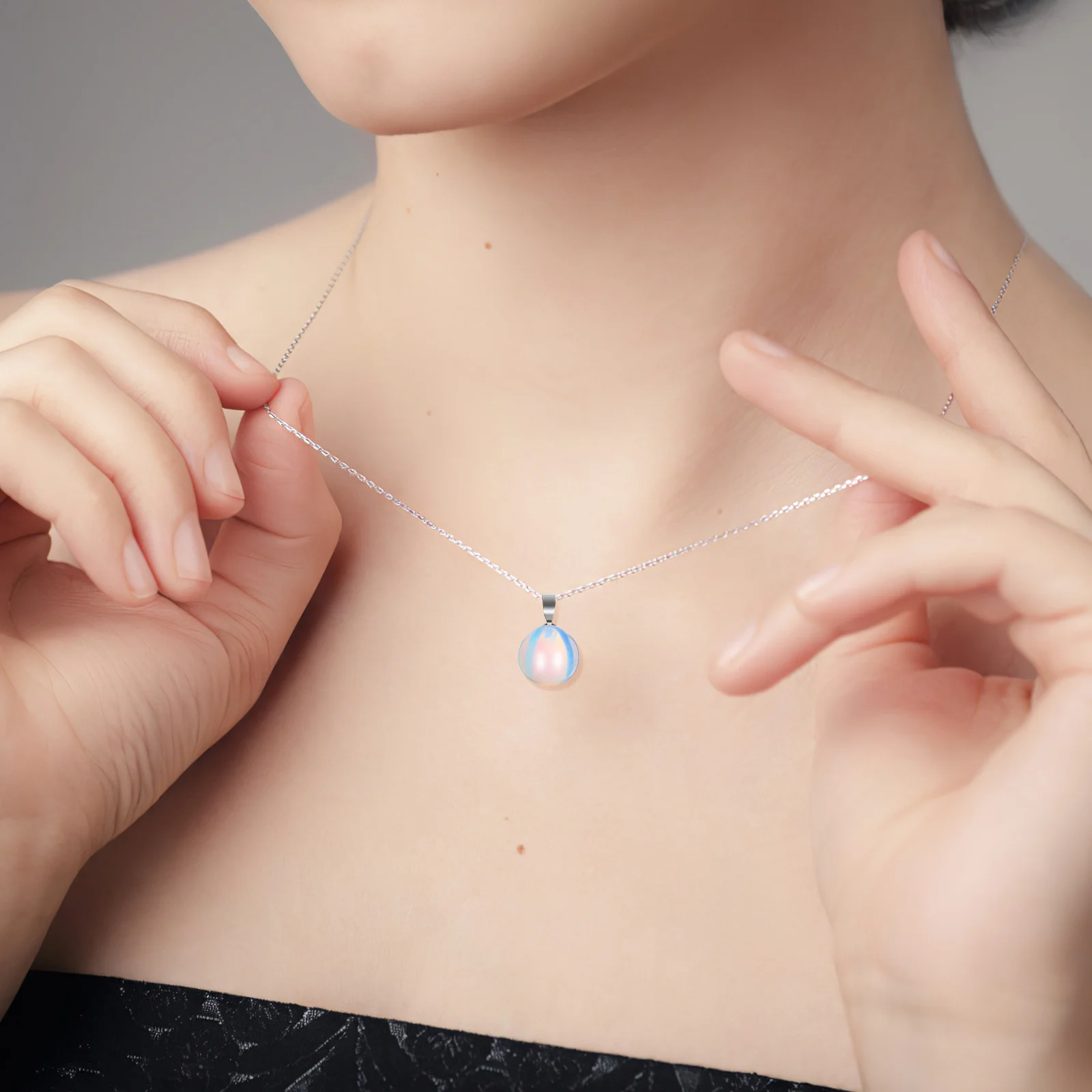 

Moonstone Necklace Women Stone Pendant Elegant Chain Necklace for Wedding Party Gift Box Moonstone Jewelry Statement Jewelry