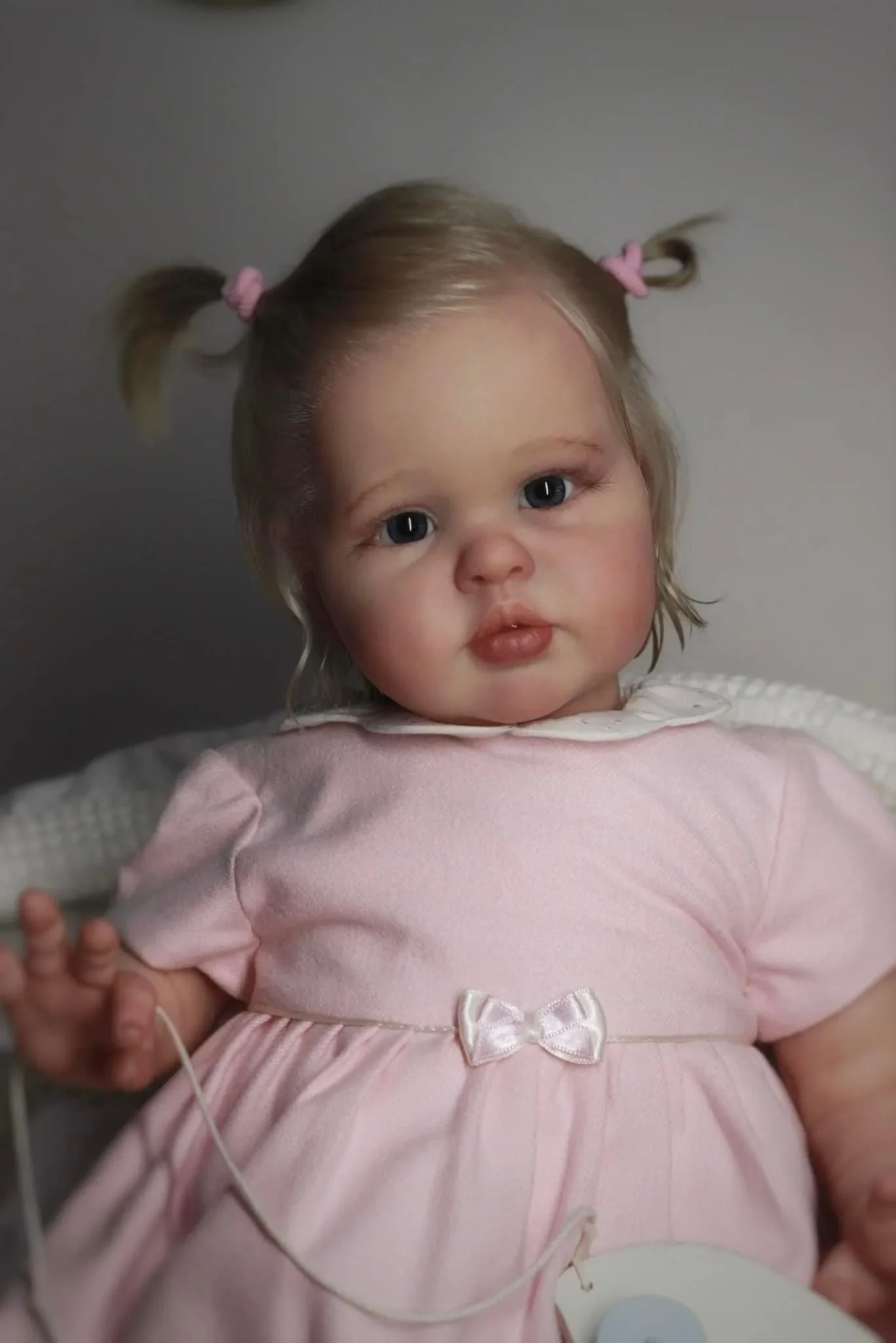 DLS 60CM Ellie Reborn Toddler Lifelike Reborn Baby Doll High Quality Hand Paint Multiple layers with Visible Veins