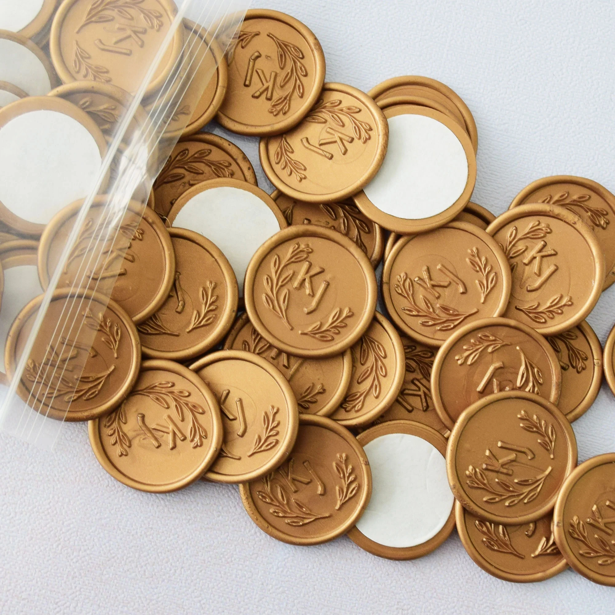 

50 шт., восковые печать на заказ, персонализированные сургучные печатки, наклейки, восковые печать с монограммой, самоклеящиеся восковые печать с монограммой, свадебная сургучная печать