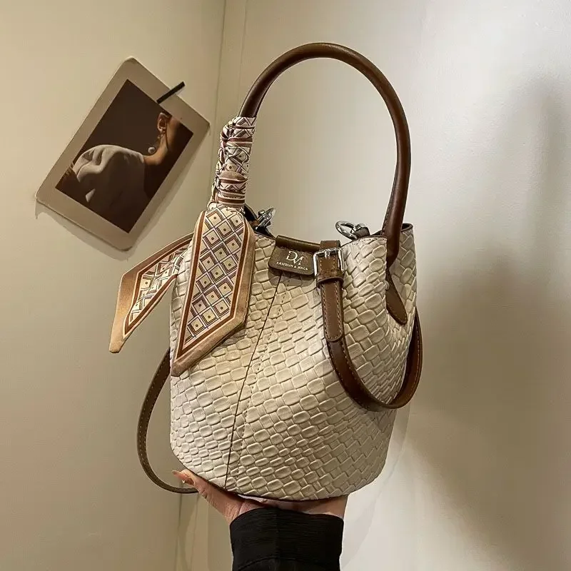 Sac Poplene Femme Temperament Summer Women Simple Top-handbag Fashion All-in-one Crooss Shoulder Bag Under Straddle Bucket Bag