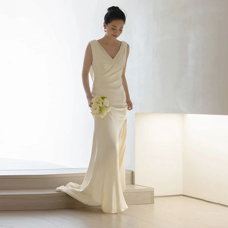 Elegant Satin Light Wedding Dress Simple Outfit Tailored Fish Tail Gown Bride Entrance Ceremony Outdoor Forest Photography White