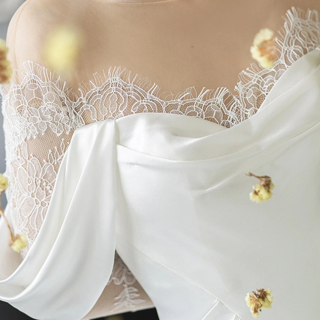 Abito da sposa su misura in pizzo vintage con scollo a O e gonna a trapezio lunga fino al pavimento personalizzato