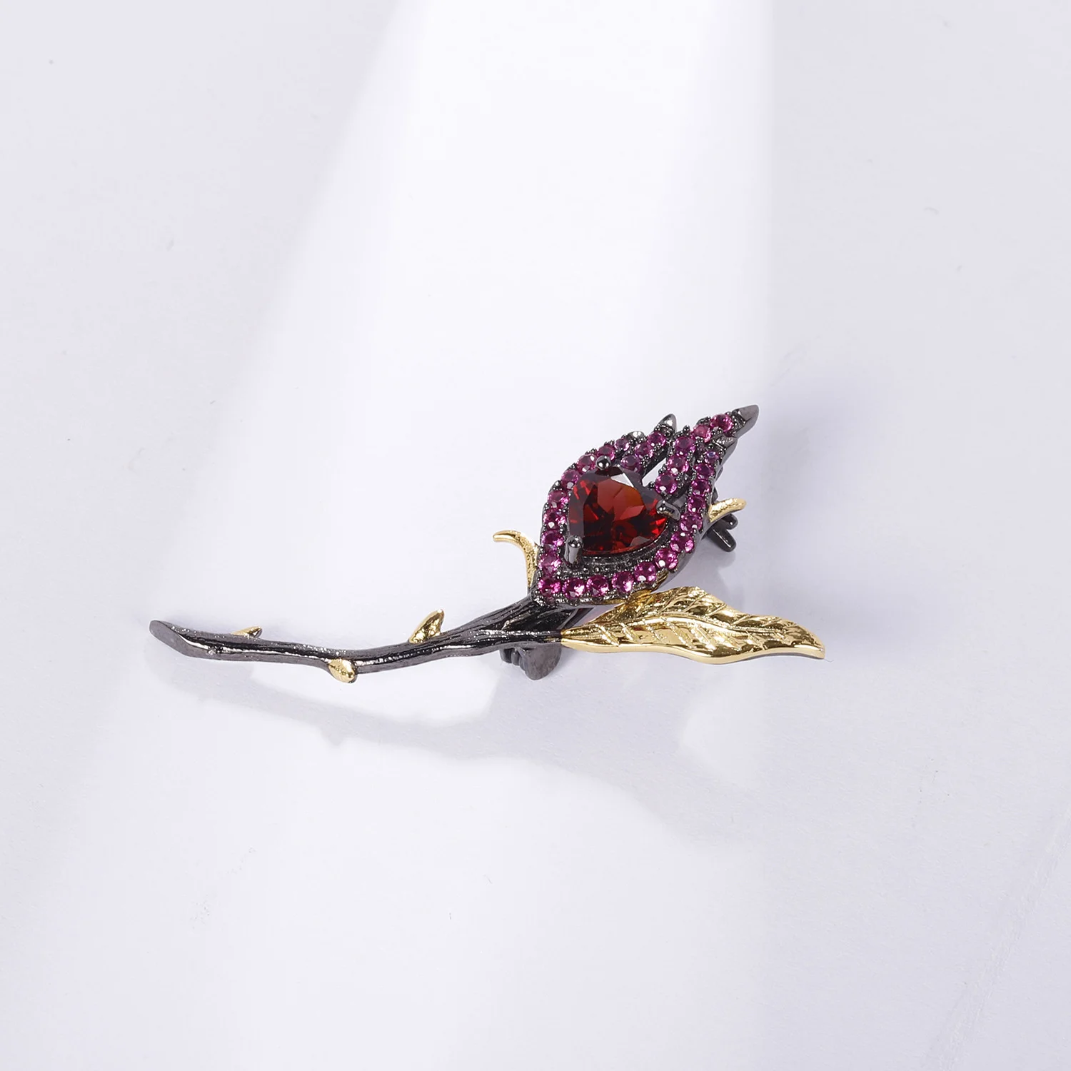 Luxury brand genuine real jewels Designer natural garnet Flower banquet dress with advanced design S925 Silver Brooch high quali