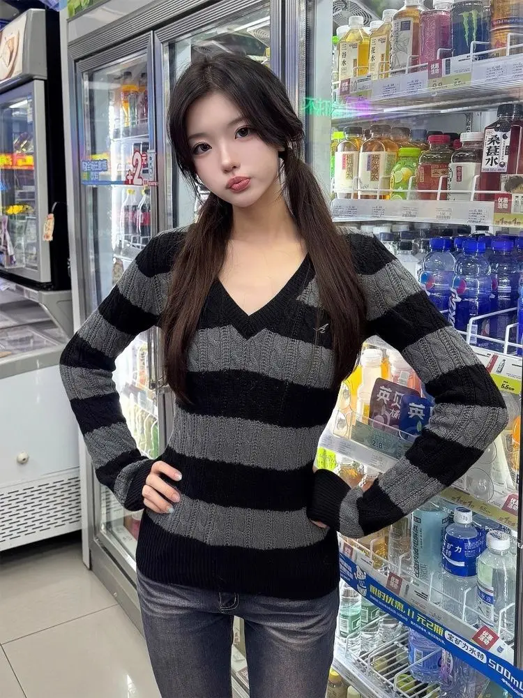 

Womens Pullovers Big Sizes Preppy College Style Plaid Checkered Varsity Letter Embroidered Classic Academic Uniform Look Fashion