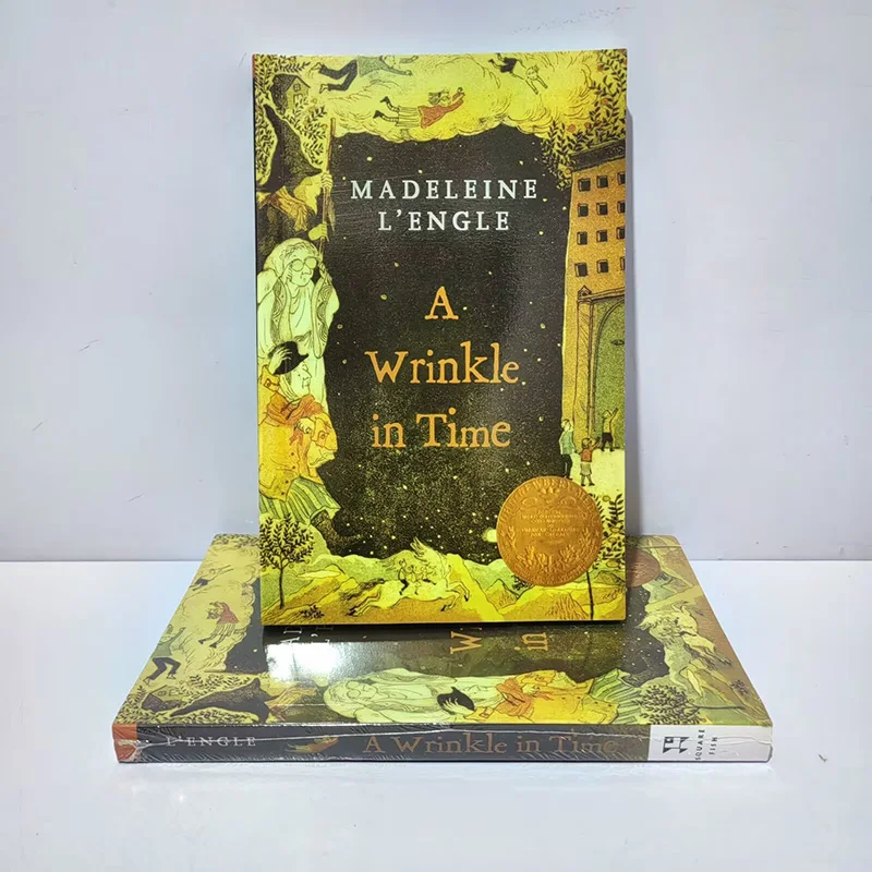 

Английская версия The Folded Time A Wrinkle A Wrinkle In Time Newbery Literary Fiction Английские книги Libros Livros
