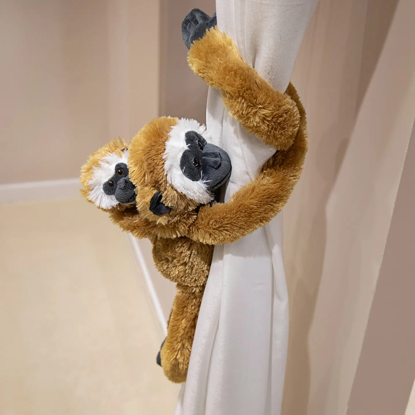 معلقة الأم والطفل الحيوان الذراع الطويلة ألعاب من نسيج مخملي محشوة ليمور أورانغوتان دمية حامل الستار