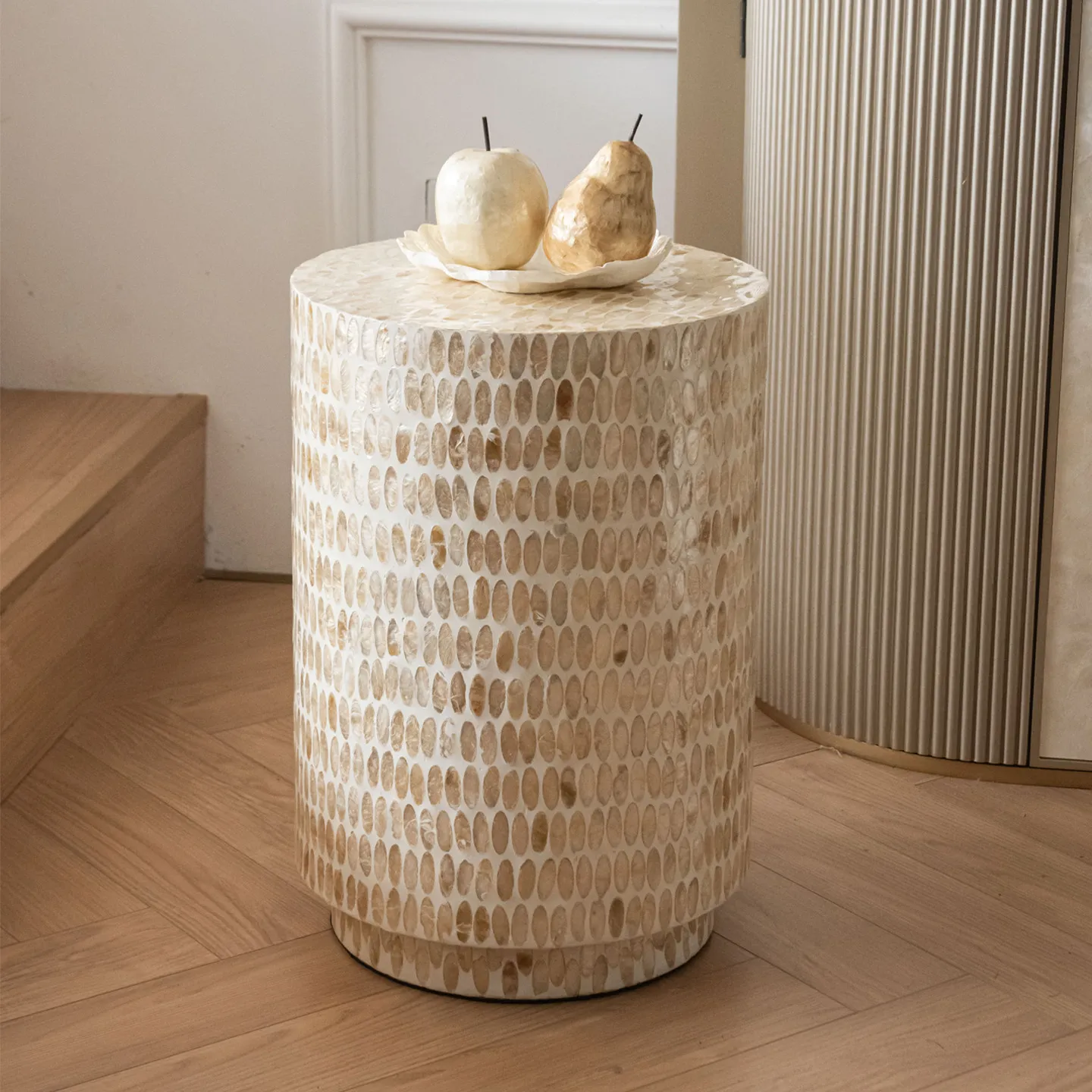 Beige color shell cylindrical edge few light luxury home living room sofa coffee table seat pier decoration