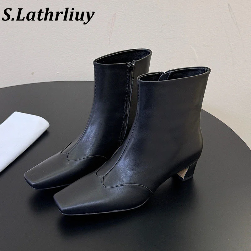 2026 Women's Retro Splicing Design Thick Heel Leather Square Head Short Boots Autumn/Winter Fashion Office Commuting Boots