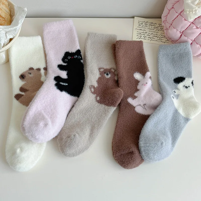 

2 Pairs of Winter Coral Fleece Mid Tube Socks Cute Cartoon Animal Warm Sleep Socks Comfortable and Breathable Home Floor Socks