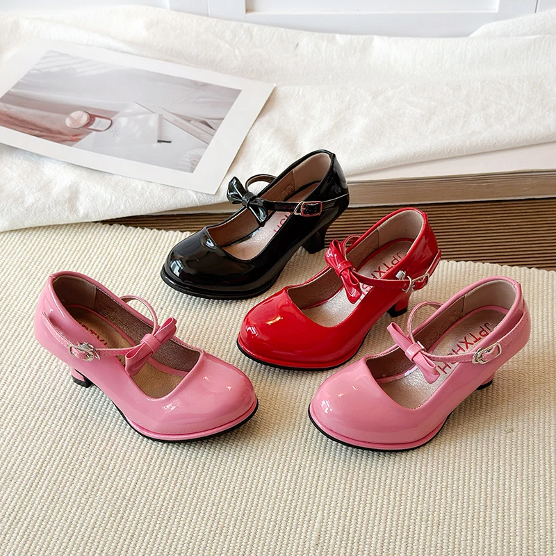 

Новые модные детские туфли на высоком каблуке с глянцевым бантом из кожи для девочек, повседневные туфли-принцессы для вечерних мероприятий, коллекция Весна 2026