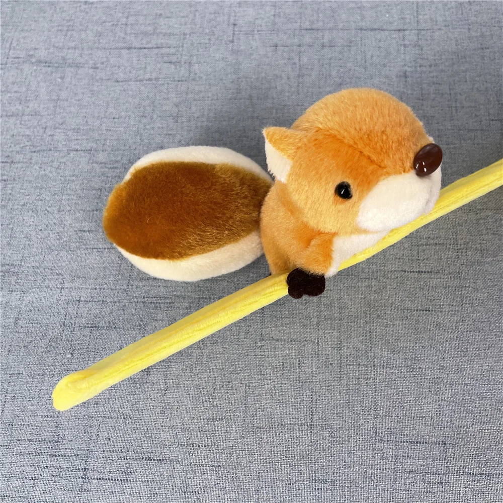 10 センチメートルふわふわリスぬいぐるみぬいぐるみ、ギフトブレスレット、手の手首を飾るぬいぐるみ動物のおもちゃ人形