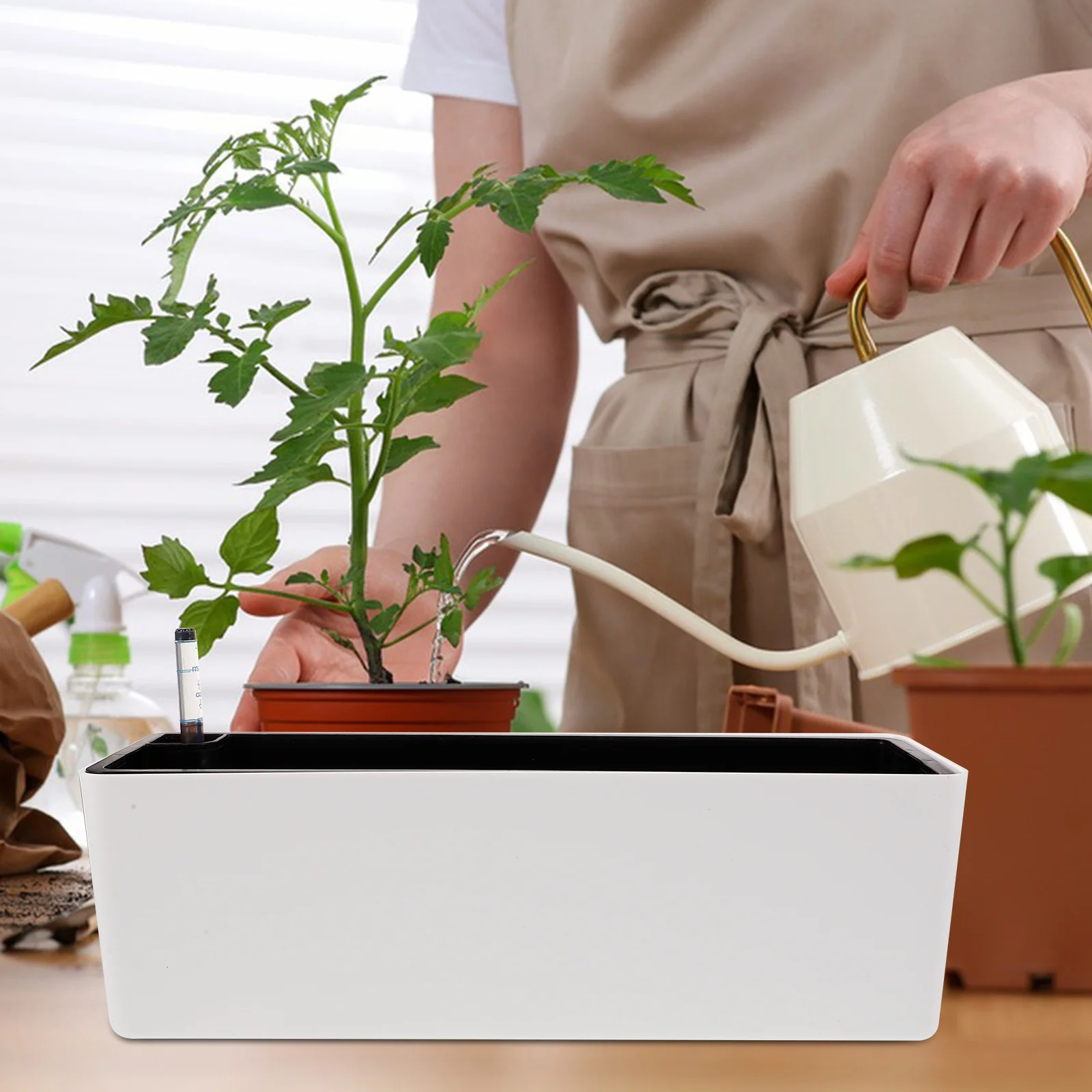 

1 комплект утолщенных узкорамных кашпо для овощей с автополивом, индикатором уровня воды и автоматическим удержанием влаги